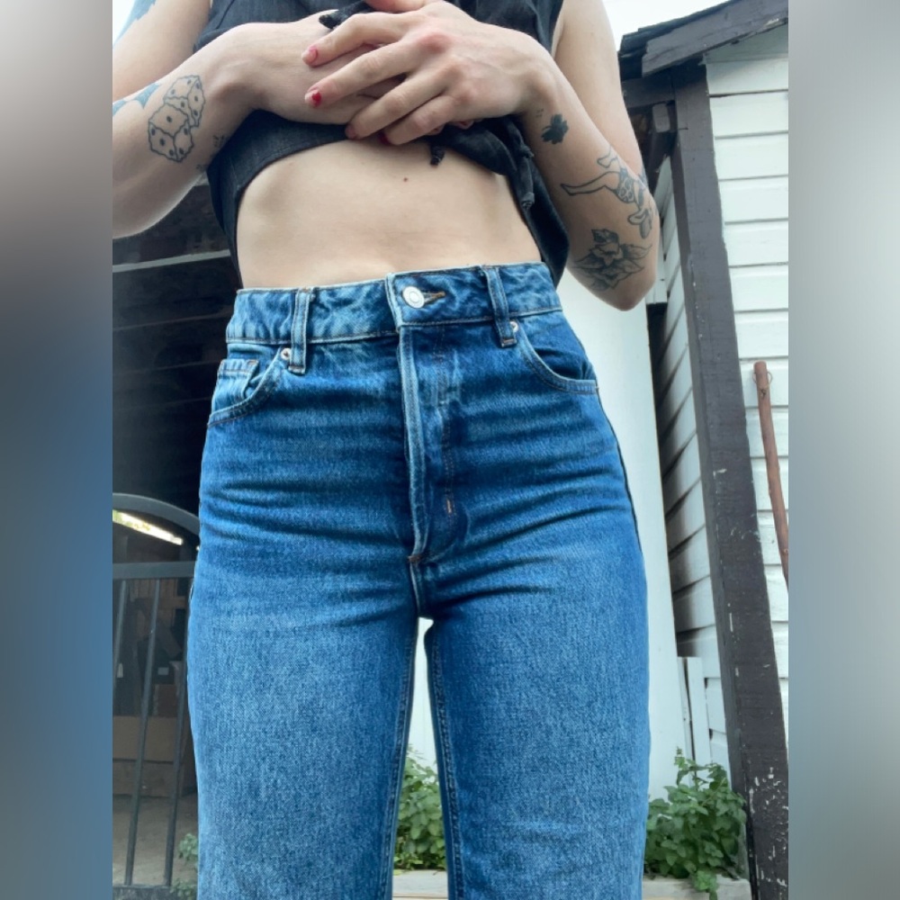 Dark wash high waisted jeans